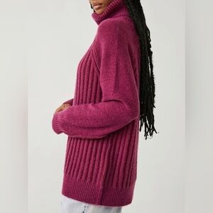 NEW FREE PEOPLE - Cozy Turtleneck  w/ oversized fit